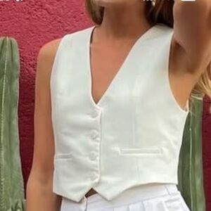 Elegant White Sleeveless Top